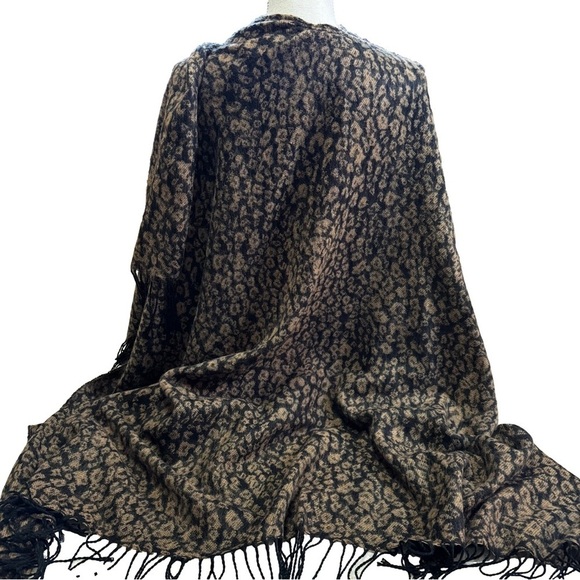 Black and Brown Animal Print Ruana Wrap Shawl Cape Jacket Outerwear One Size - Picture 5 of 9